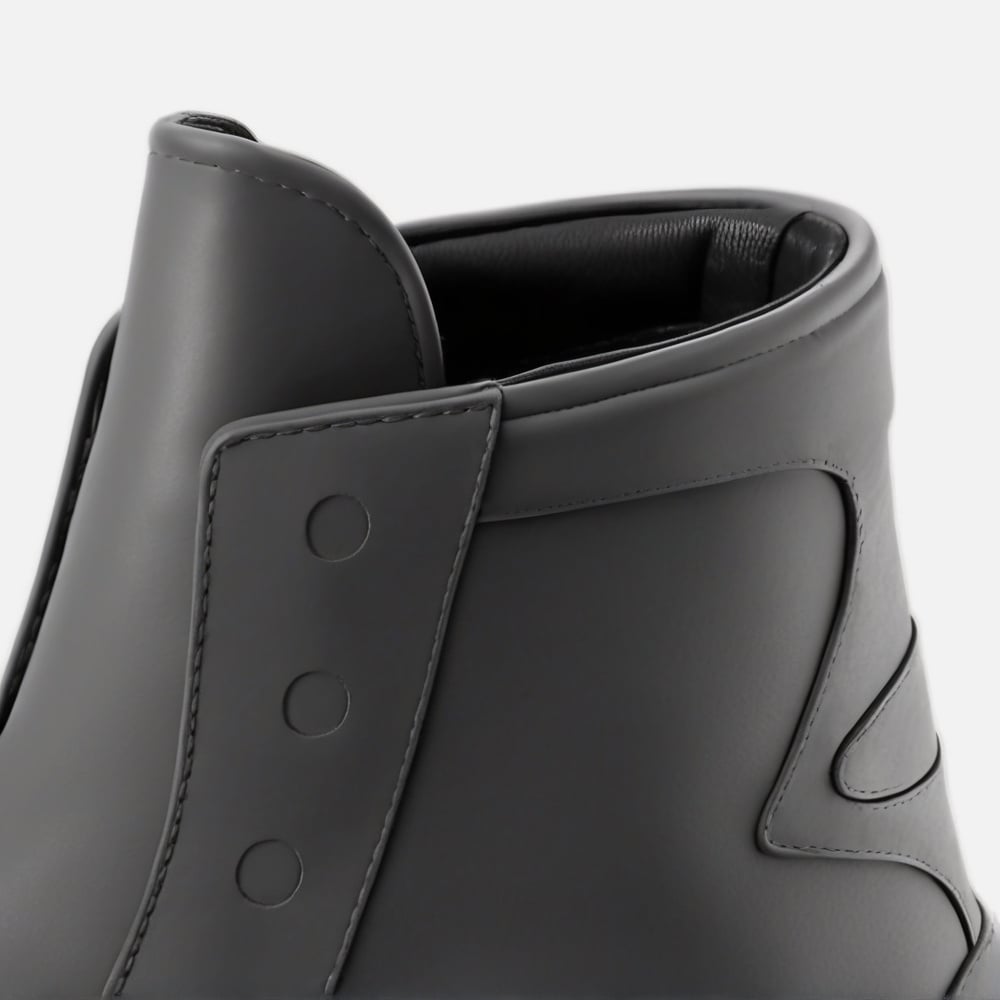 PROTOTYPE·01 collar close-up